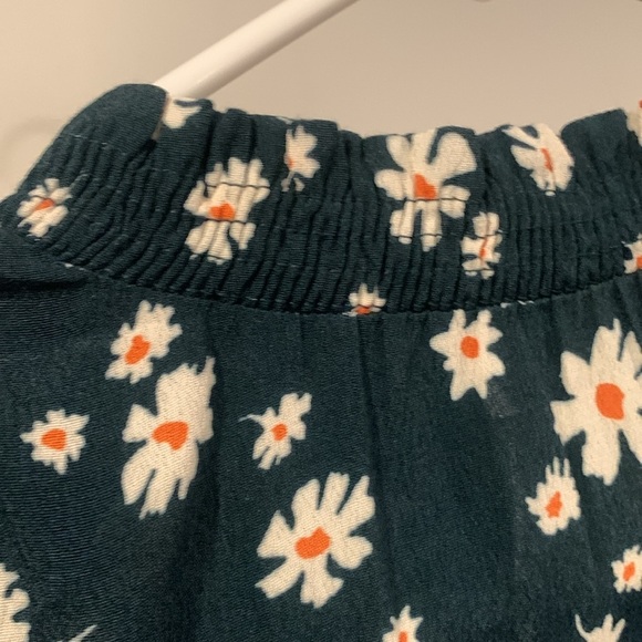 Elodie High Neck Daisy Floral Long Sleeve Blouse Dark Green - Picture 3 of 6